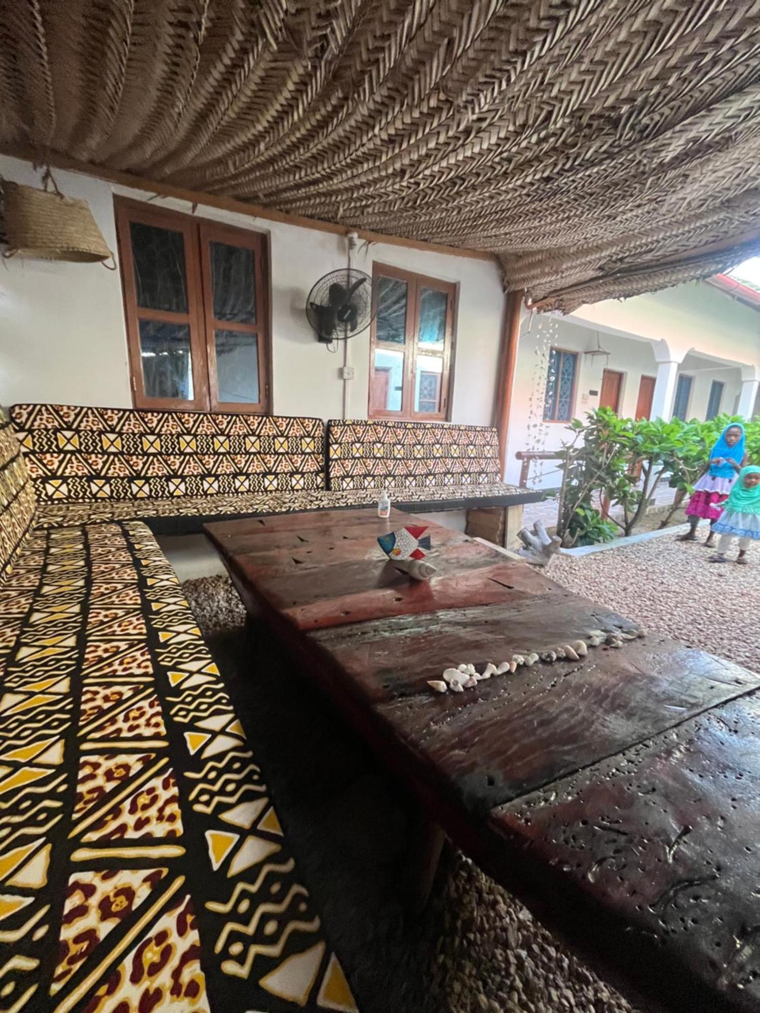 Bed and Breakfast Fish House Nungwi Exterior foto